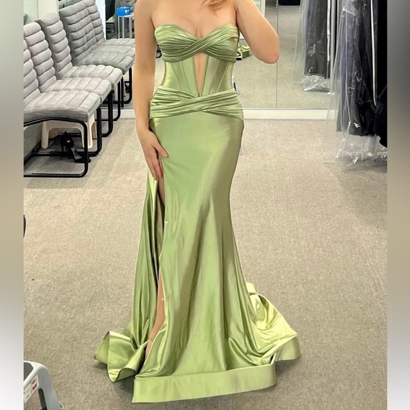 Sherri Hill Green Strapless Prom Dress - Picture 3 of 8